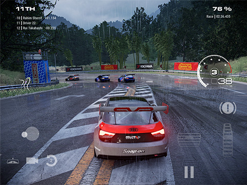 <strong>TOQUE, INCLINAÇÃO E SUPORTE TOTAL A CONTROLE</strong> <span>Controles intuitivos da mesma equipe de <em>GRID Autosport</em>.</span>